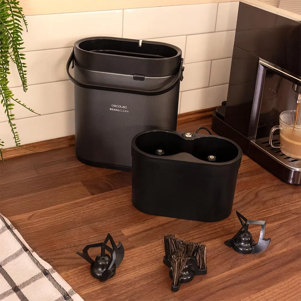 Cecotec Detergente elettrico per portafiltro per caffè Bean&Clean Pro. Accessori da caffè, include 2 raschietti e 1 testina di pulizia, velocità di rotazione di 300/min, compatibile con portafiltri da