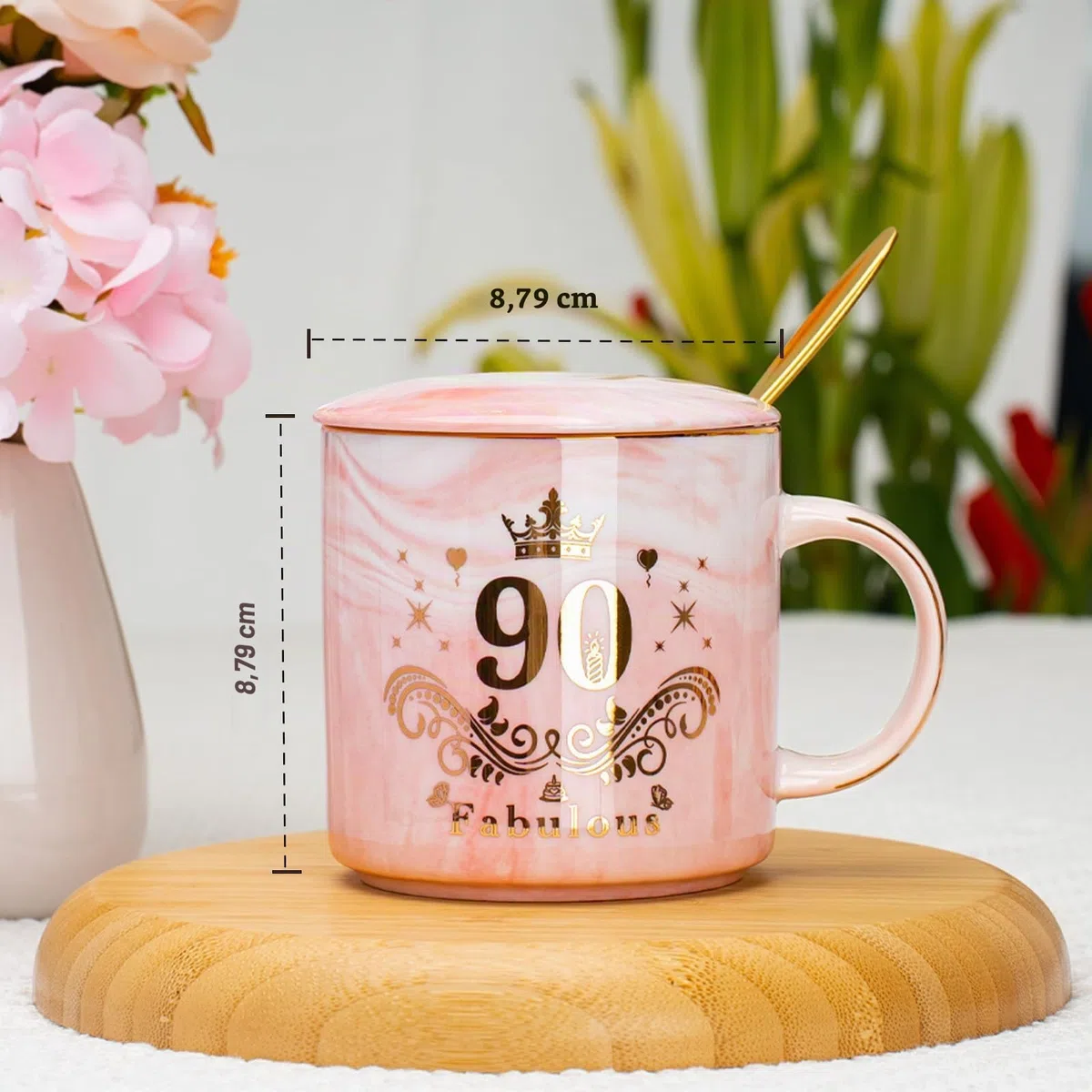 Regali per 90 Anni Tazza, Compleanno 90 Anni Ceramica Marmorizzata Mug 400ml Rosa, Divertenti Regali 90 Ann-i Donna per Mama, Nonna, con Coperchio, Cucchiaio, Scheda, Confezione Rega-lo