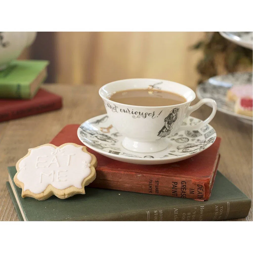 V&A Alice in Wonderland Tazza da tè e Piattino , 210ml (7 fl oz), Bianco