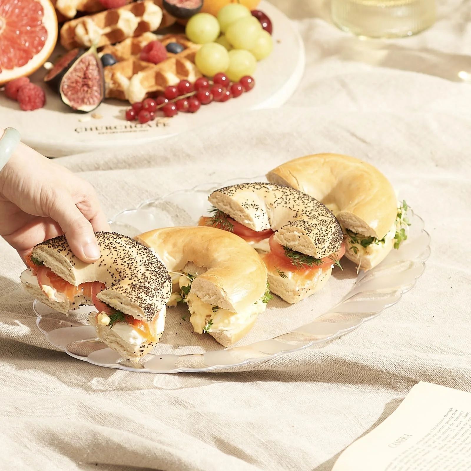 Matana 10 Vassoi da Portata Ovali in Plastica Trasparenti per Finger Food, Aperitivo - 30x23cm - Buffet, Matrimoni, Compleanni, Feste - Resistenti e Riutilizzabili