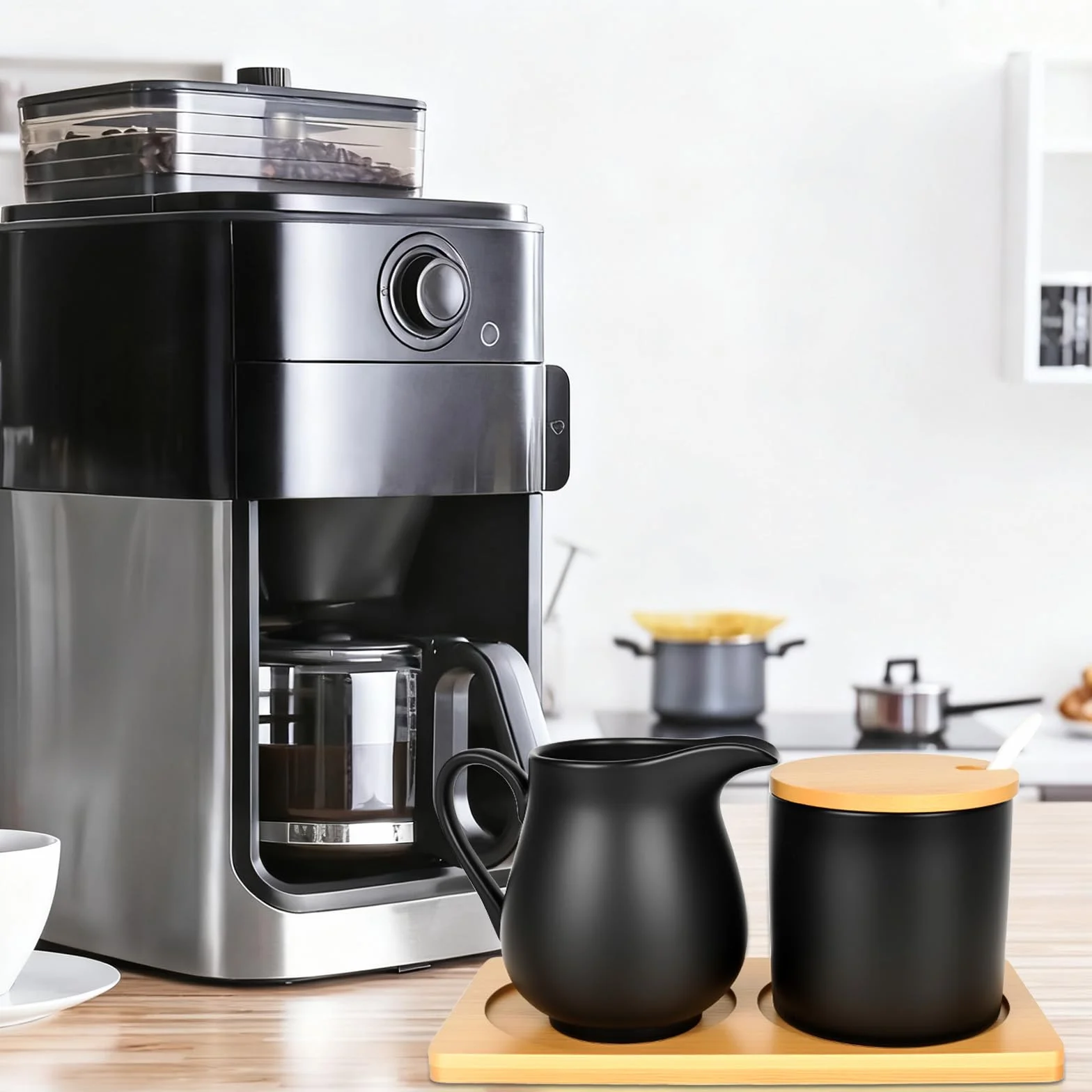 Set di latte e zucchero con coperchio e cucchiaio, bricco per il latte in ceramica nera e zuccheriera con vassoio in legno, per il latte, lavabile in lavastoviglie e adatto al microonde