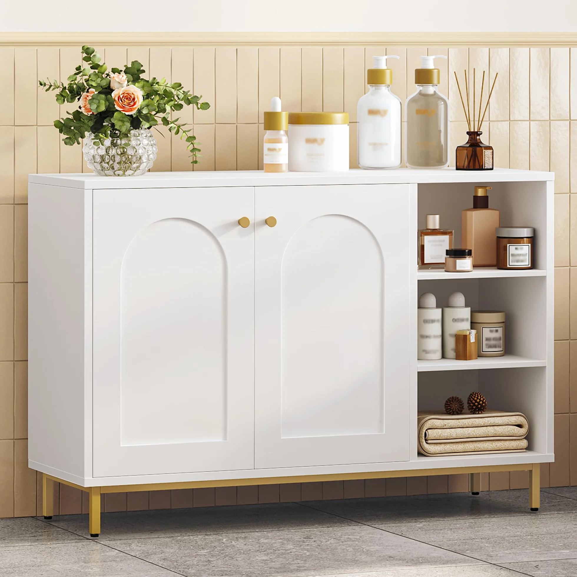 Hzuaneri Mobile da Bagno, Armadietto Autoportante, con 3 Ripiani Aperti Regolabili e 2 ante, Grande Capacità di Stoccaggio, per Bagno, Soggiorno, Ingresso, Cucina, Bianco-Oro SC10203G