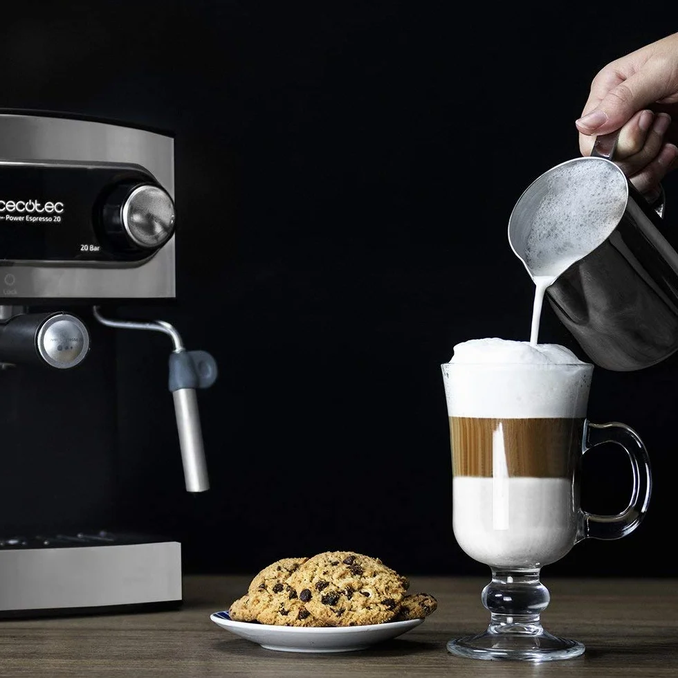 Cecotec Macchina da Caffè Espresso Power Espresso 20. 850 W, Pressione 20 Bar, Serbatoio 1,6 L, Uscita A Doppio Braccio, Vaporizzatore, Superficie A Tazza Calda, Finiture in Acciaio Inox