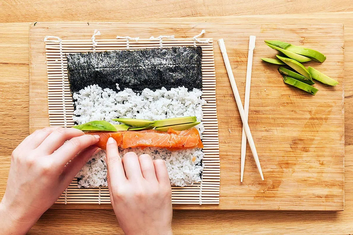 Seba Garden Itasan - Kit per sushi da 9 pezzi, set completo per sushi, ideale da provare o come regalo, guida multilingue per usarlo (lingua italiana non garantita)