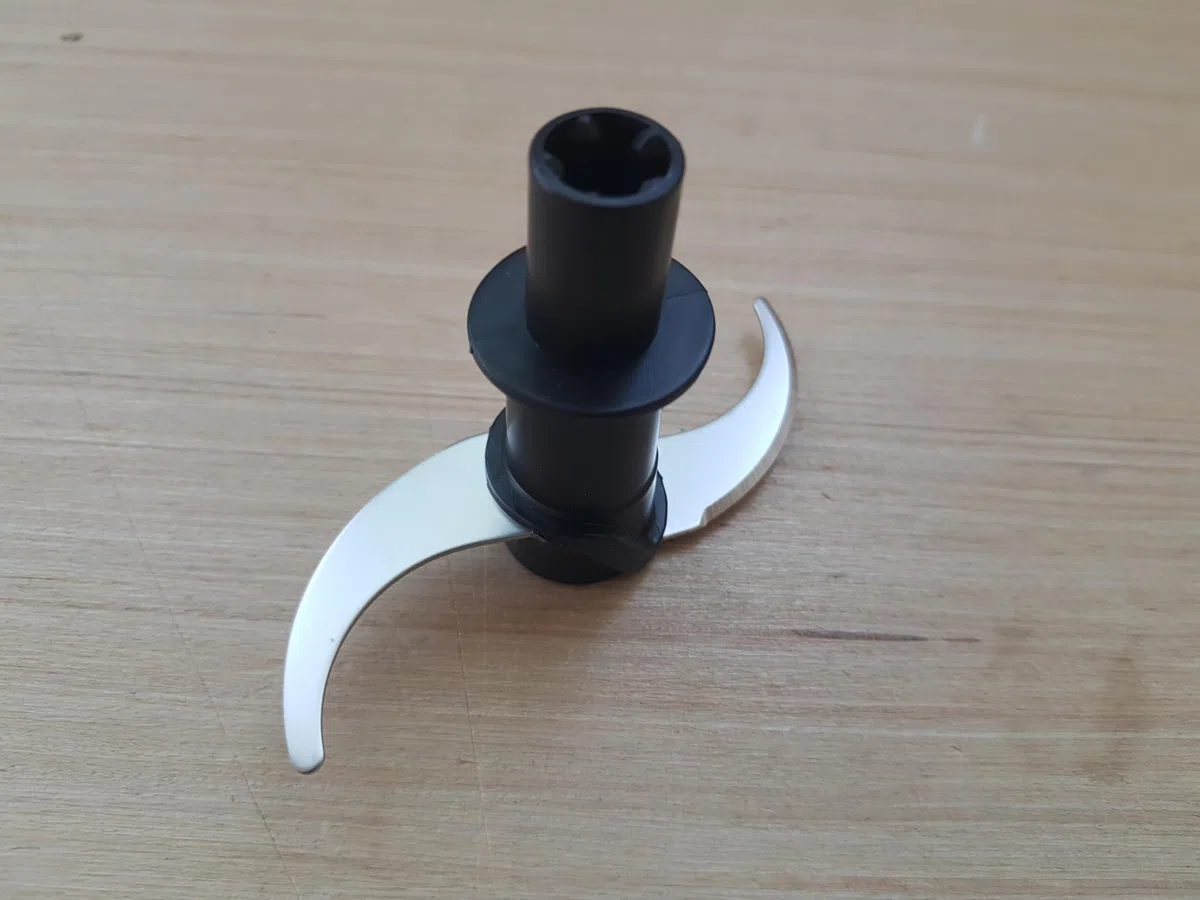 Generico DF7020 Lama, coltello compatibile con Imetec per Tritatutto i1301 e i1302 Serie CH (ATTENZIONE PER IL MODELLI i1301LEGGERE LE NOTE SOTTO RIPORTATE)