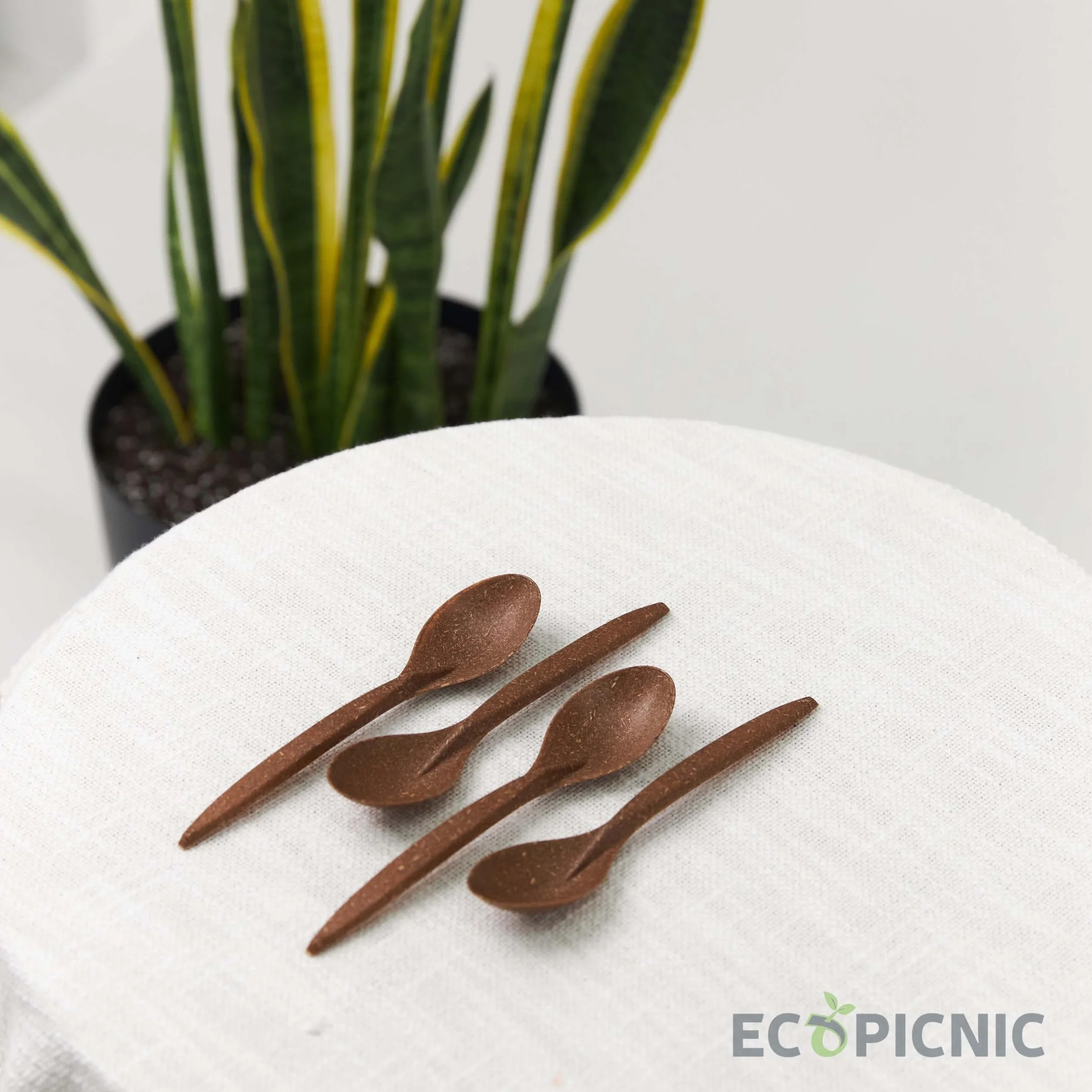 Cucchiai Monouso in WPC, Color Legno Scuro - Confezione da 100 Pezzi | Posate Biodegradabili per Finger Food, Dessert, Compleanni ed Eventi