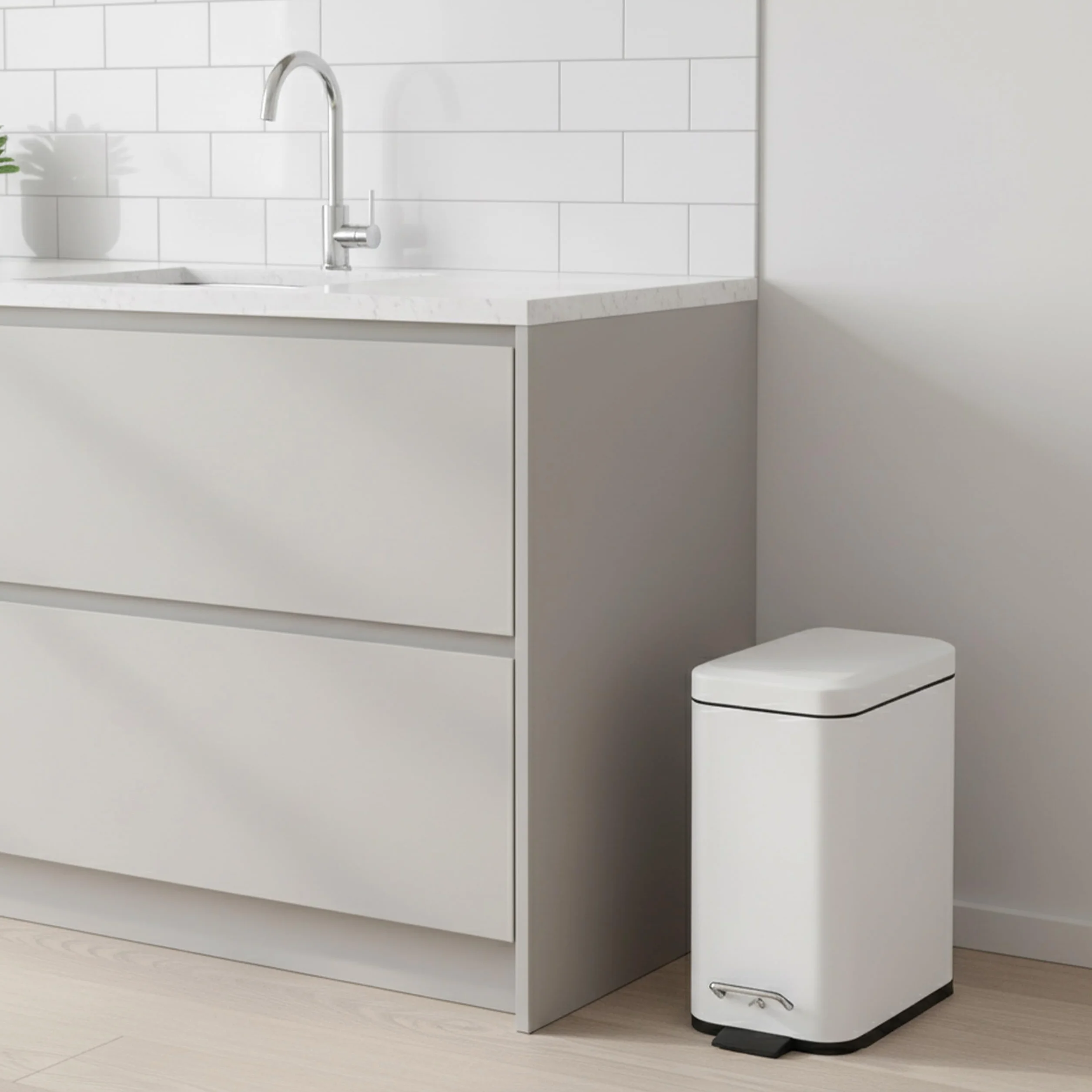 Relaxdays Cestino per Il Bagno, 5 Litri, Cestino Cosmetici con Chiusura Soft-Close, Design Opaco, a Pedale, Beige