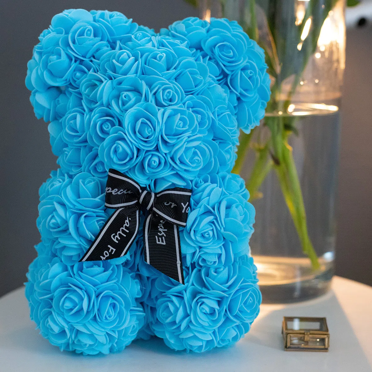Brandsseller Orsetto in Rose Artificiali 25x16 cm – Orsetto Decorativo in Fiori di Seta, Regalo Romantico per San Valentino, Compleanno, Matrimonio – disponibile anche con Confezione Regalo – Blu
