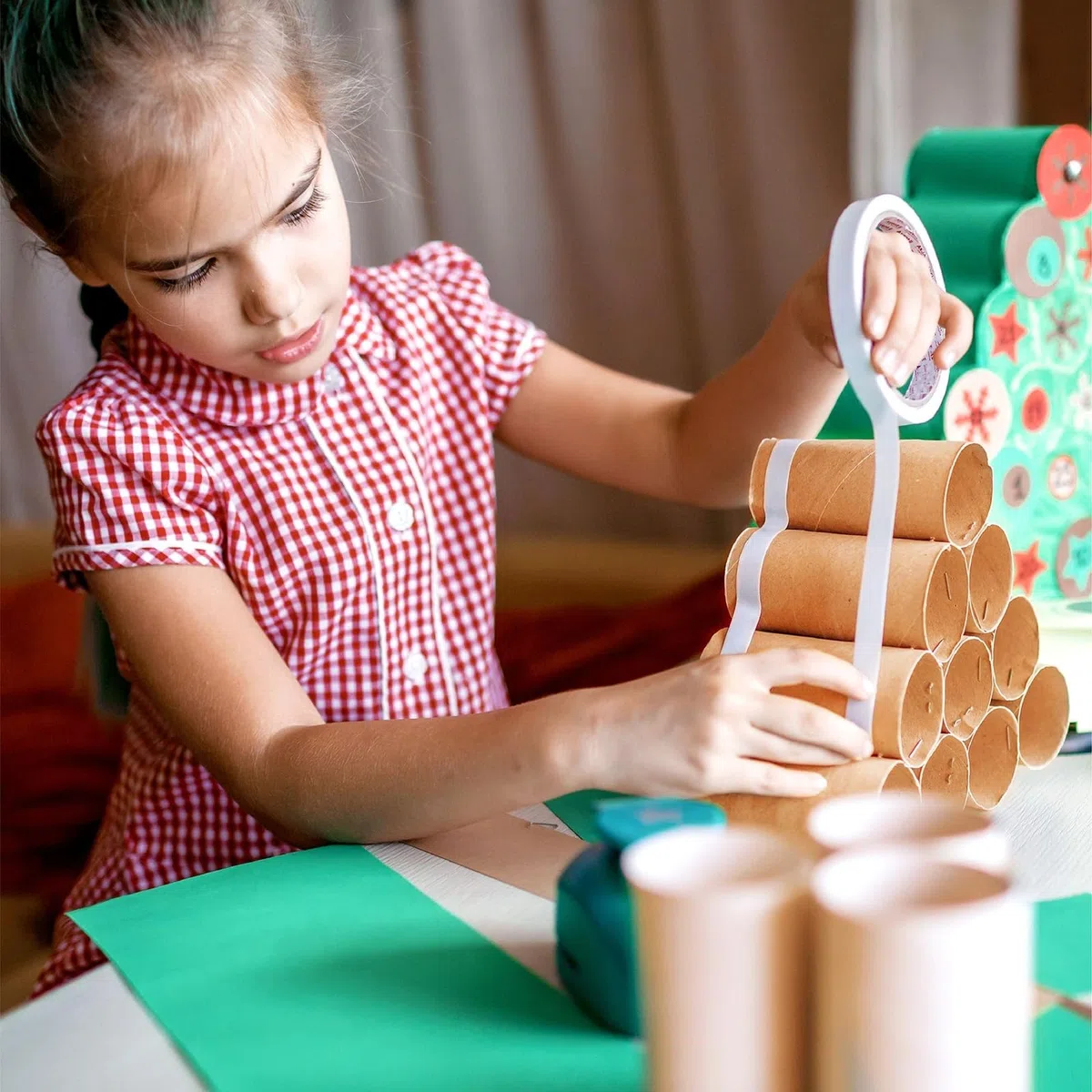Genie Crafts, Confezione da 48 tubi di carta per bambini, per fai da te e progetti scolastici 48-Pack, 1.6 x 1.6 x 3.95 Inches Marrone