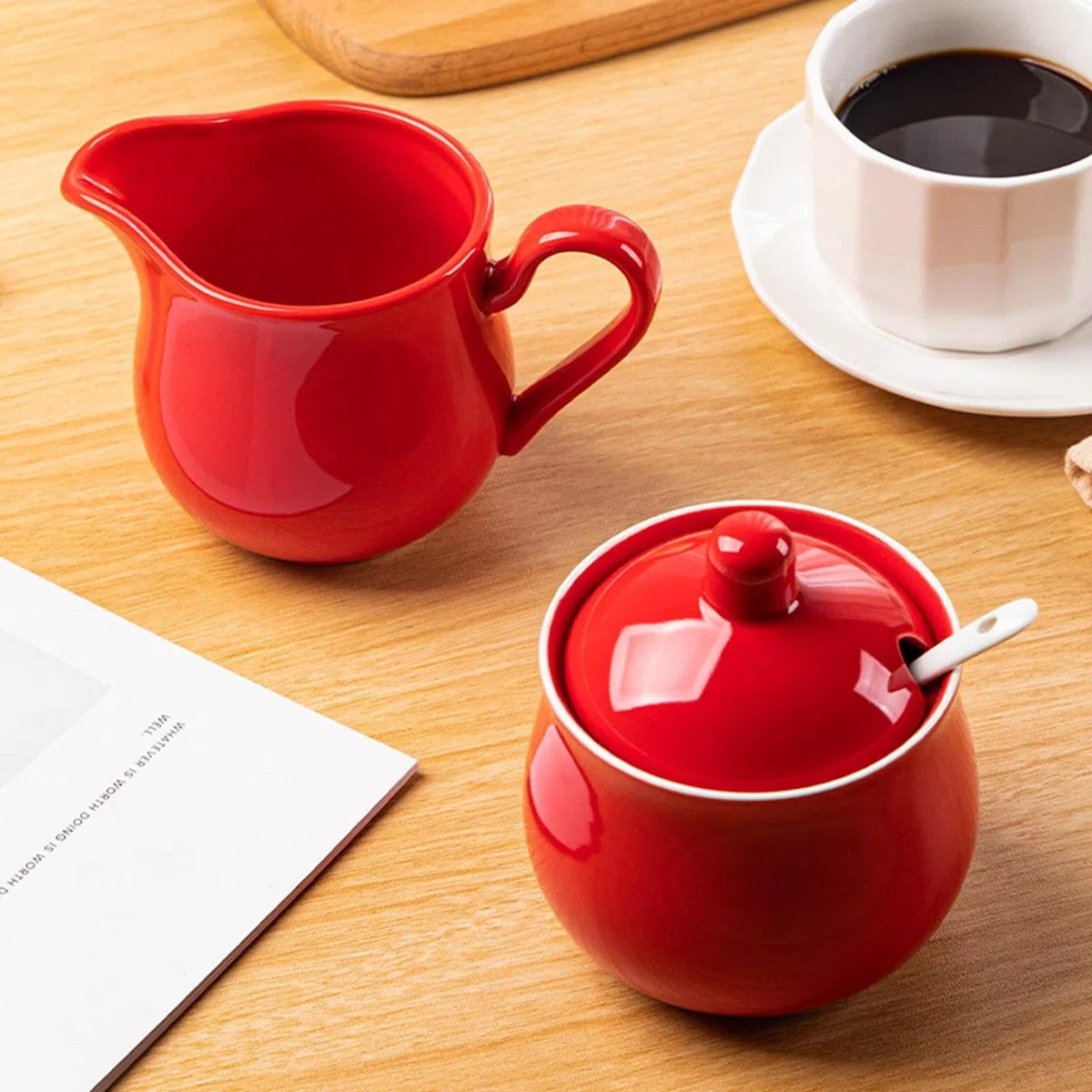 Milageto Set per zucchero e panna in ceramica, set per servire il caffè, durevole, brocca per panna, pratica ed elegante, accessori per uso domestico, brocca, Rosso