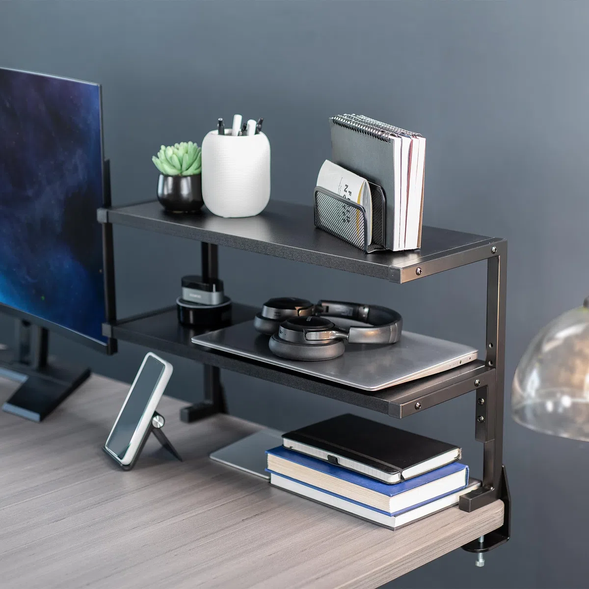 VIVO Scaffale a 2 ripiani con morsetto, 61 cm sopra o sotto la scrivania, per accessori da tavolo, dispositivi di gioco e altro, vassoio portaoggetti, organizer da scrivania, nero, STAND-SHELF24C