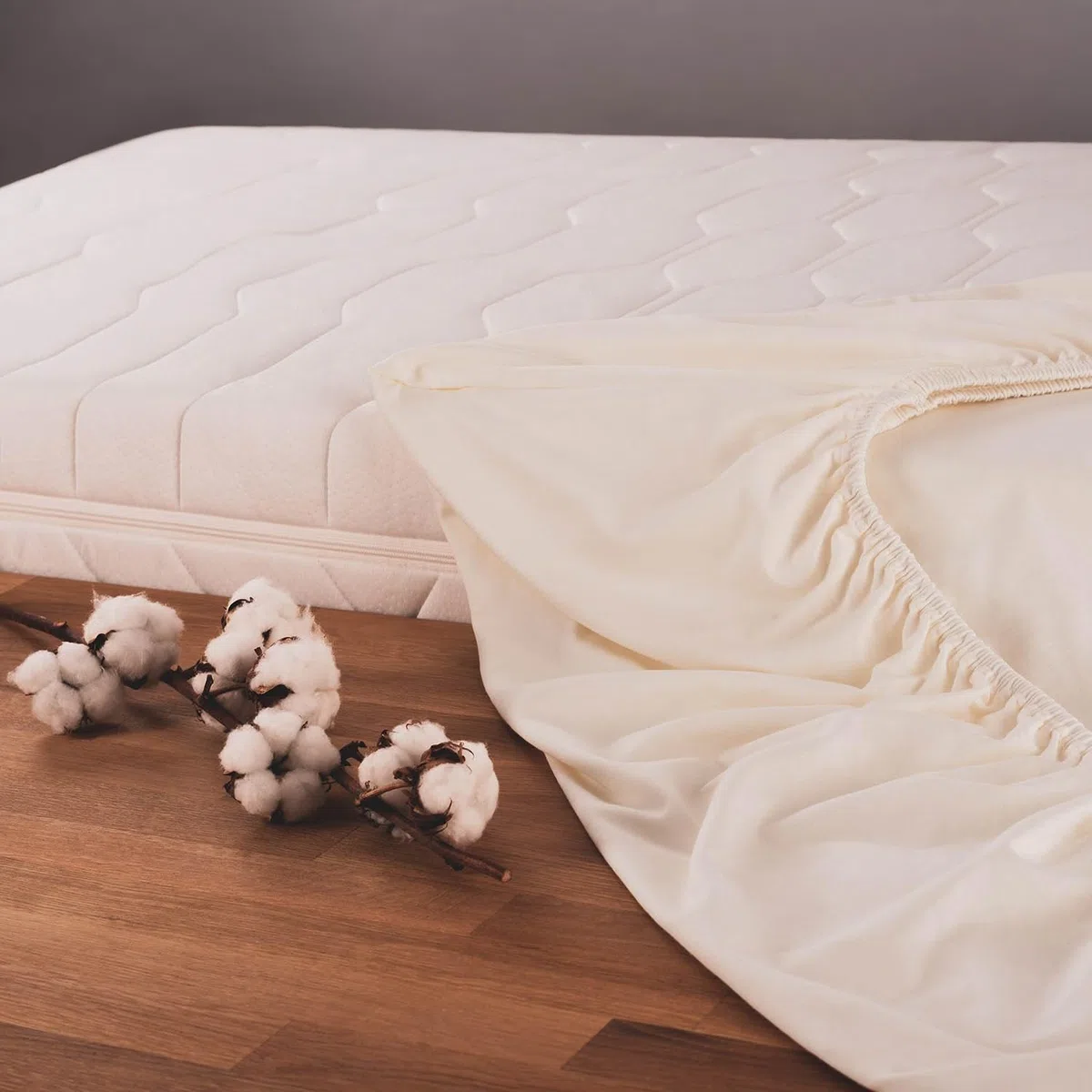 Blumtal Lenzuolo con Angoli una piazza e mezza 140x200 in Cotone 150g/m² - Lenzuola letto una piazza e mezza con Angoli - Lenzuolo Sotto con Angoli - Lenzuolo Angoli - altezza materasso 25 cm - avorio