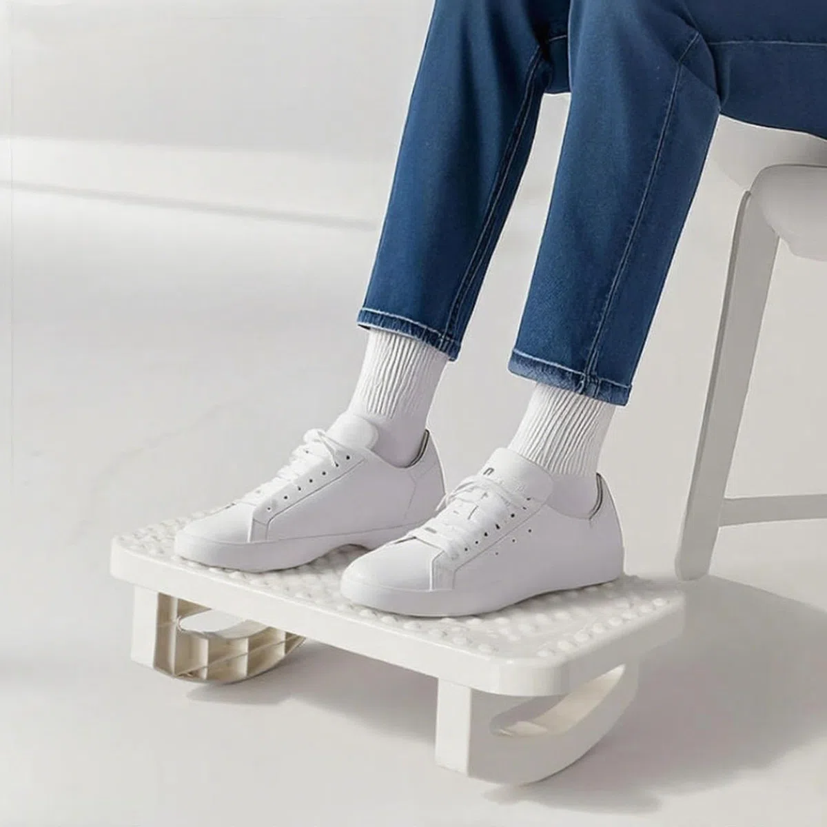 Poggiapiedi per la salute delle gambe, poggiapiedi per l'oscillazione delle gambe, supporto scientifico per le gambe, utilizzo multi-sito, adatto per ufficio/casa(black,33.5 * 24 * 11cm)