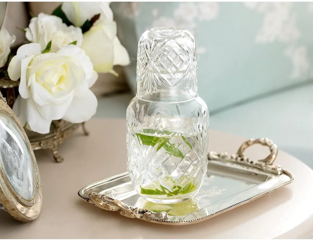 Set di caraffa e bicchiere da comodino in cristallo, caraffa da notte con caraffa e bicchiere, set da 2 pezzi con brocca e tazza da notte (525 ml)