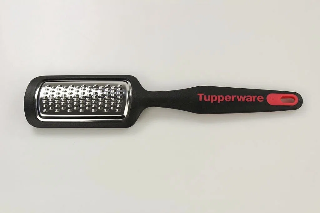 TUPPERWARE Grattugia pronta al tatto Parmesan Muskat rosso/nero 10025
