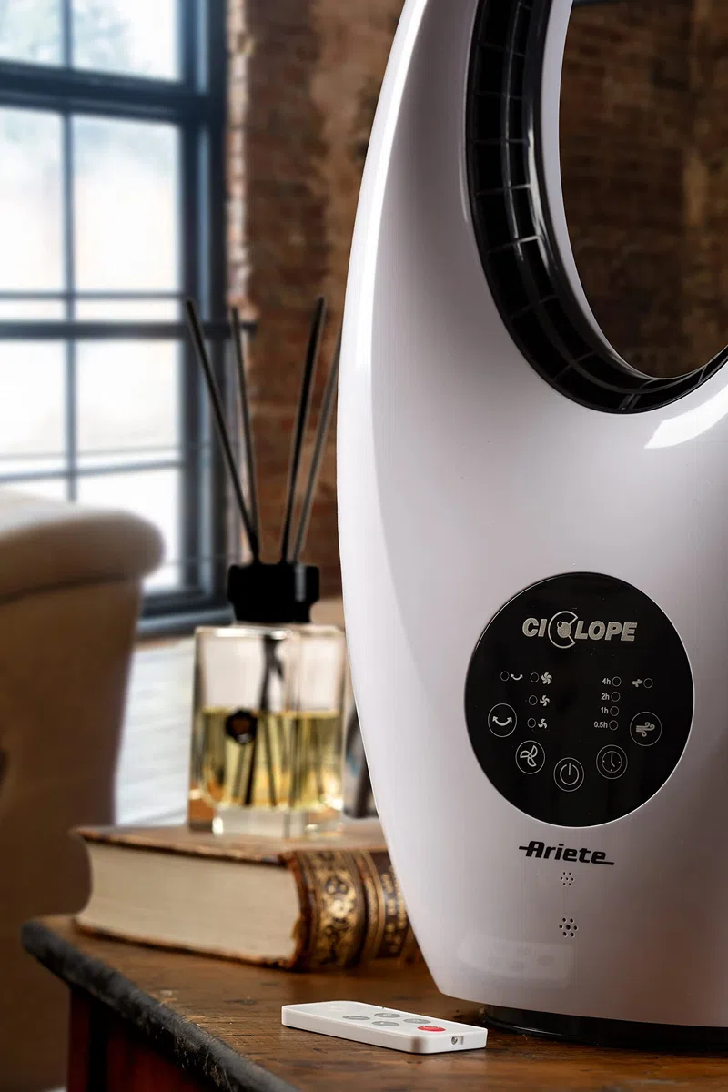Ariete 803 Ventilatore Digitale Ciclope, Senza pale, 60W, Da tavolo, Silenzioso, Funzione oscillazione, Timer fino a 7,5 h, 3 velocità, Luce led, Bianco