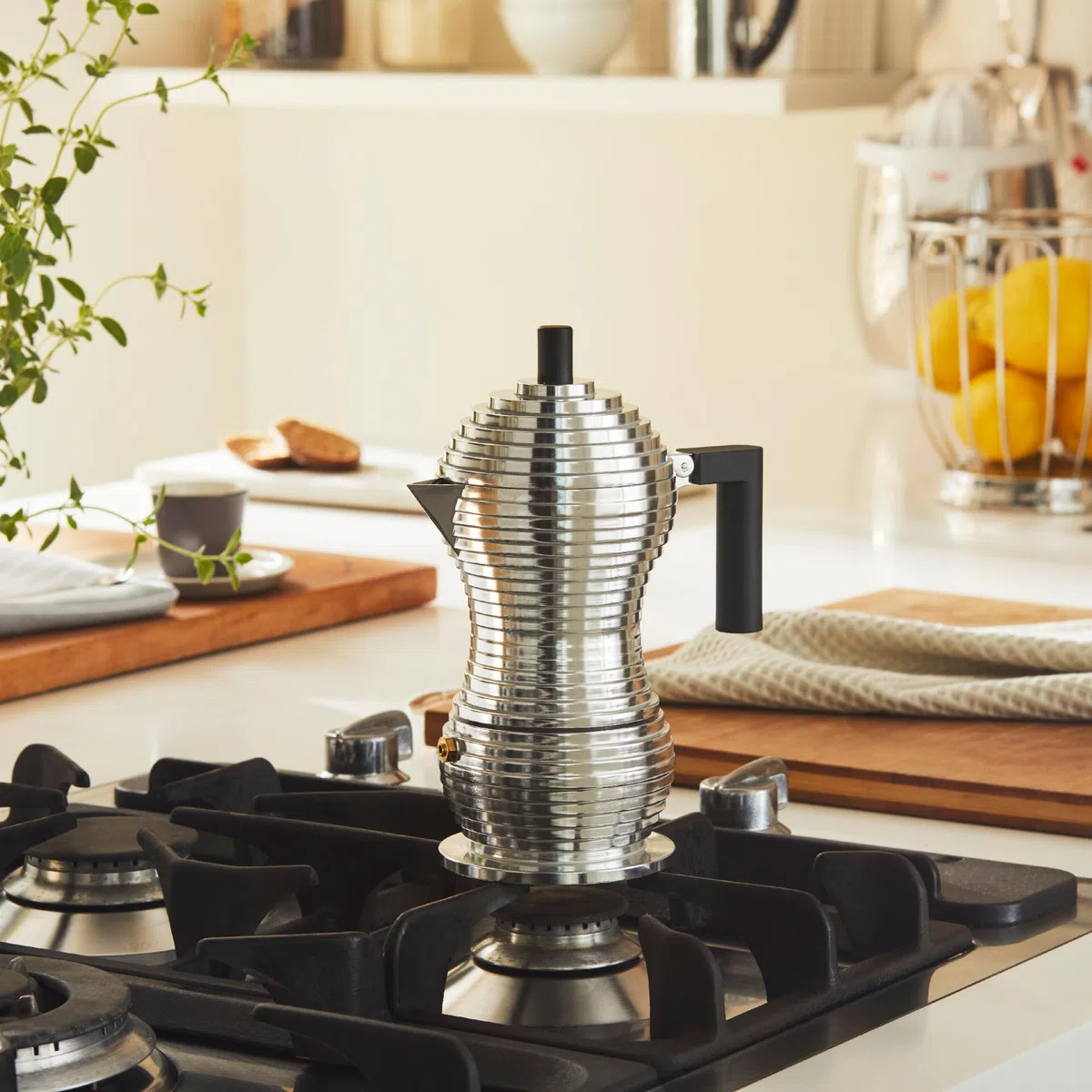 Alessi Pulcina MDL02/3 B - Caffettiera per Espresso di Design in Fusione d'Alluminio e PA, 3 Tazze, Nero