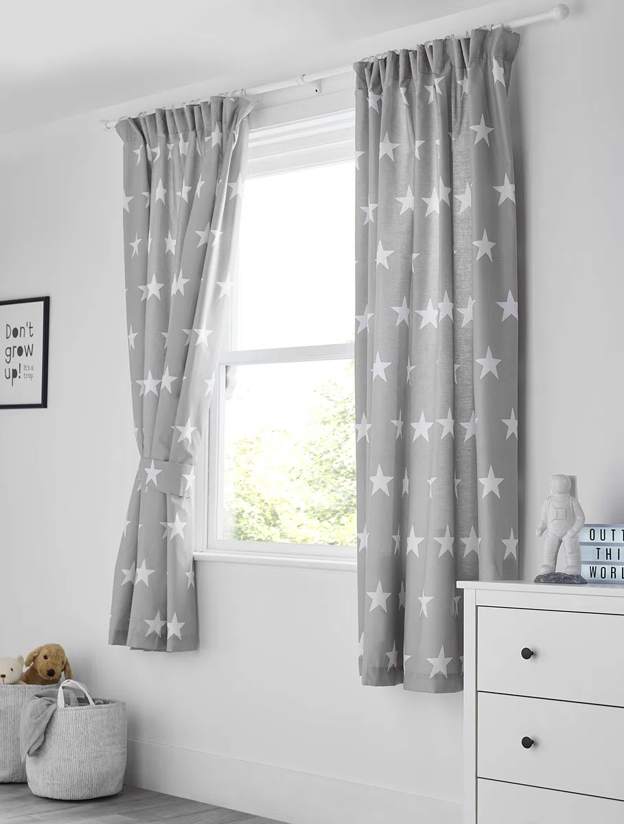 Bloomsbury Mill - Stelle Grigie e Bianche - Coppia Di Tende Foderate Per Bambini Con Fermatenda - 168 cm x 183 cm