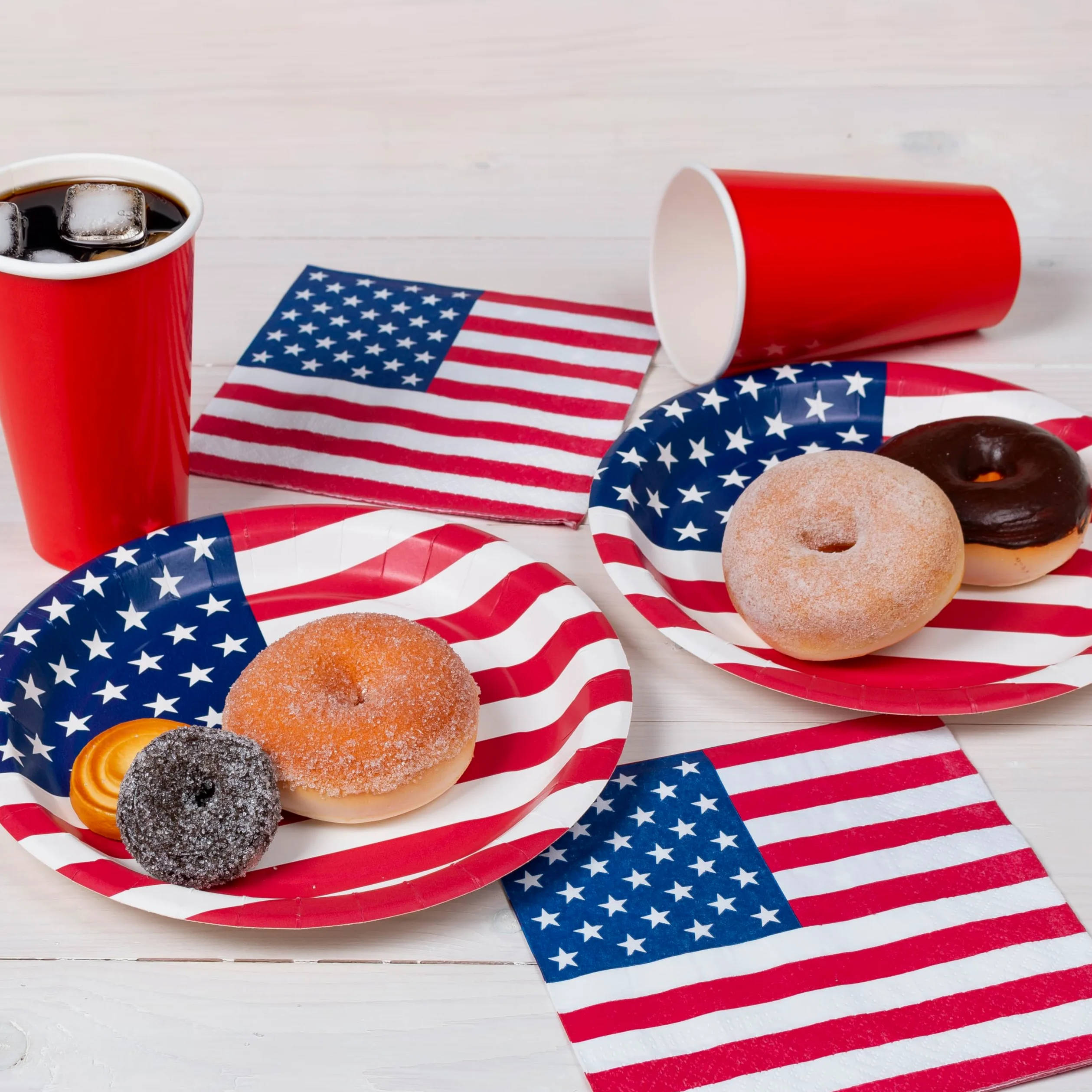HEKU Set usa e getta, 120 pezzi, bandiera americana, incluso piatto di carta con motivo, bicchiere per feste (0,473 l) e tovaglioli (33 x 33 cm), ideale per feste ed eventi