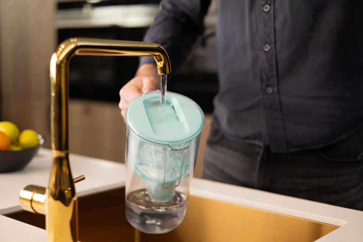 Wessper Caraffa Filtrante per Acqua 2.5L | Ricambio per Dafi Unimax Aquaphor A5 BRITA Maxtra+ PHILIPS AWP212/10 | Ridurre Calcare | Contiene Caraffa Filtrante per l'acqua + Cartuccia Filtrante, Menta