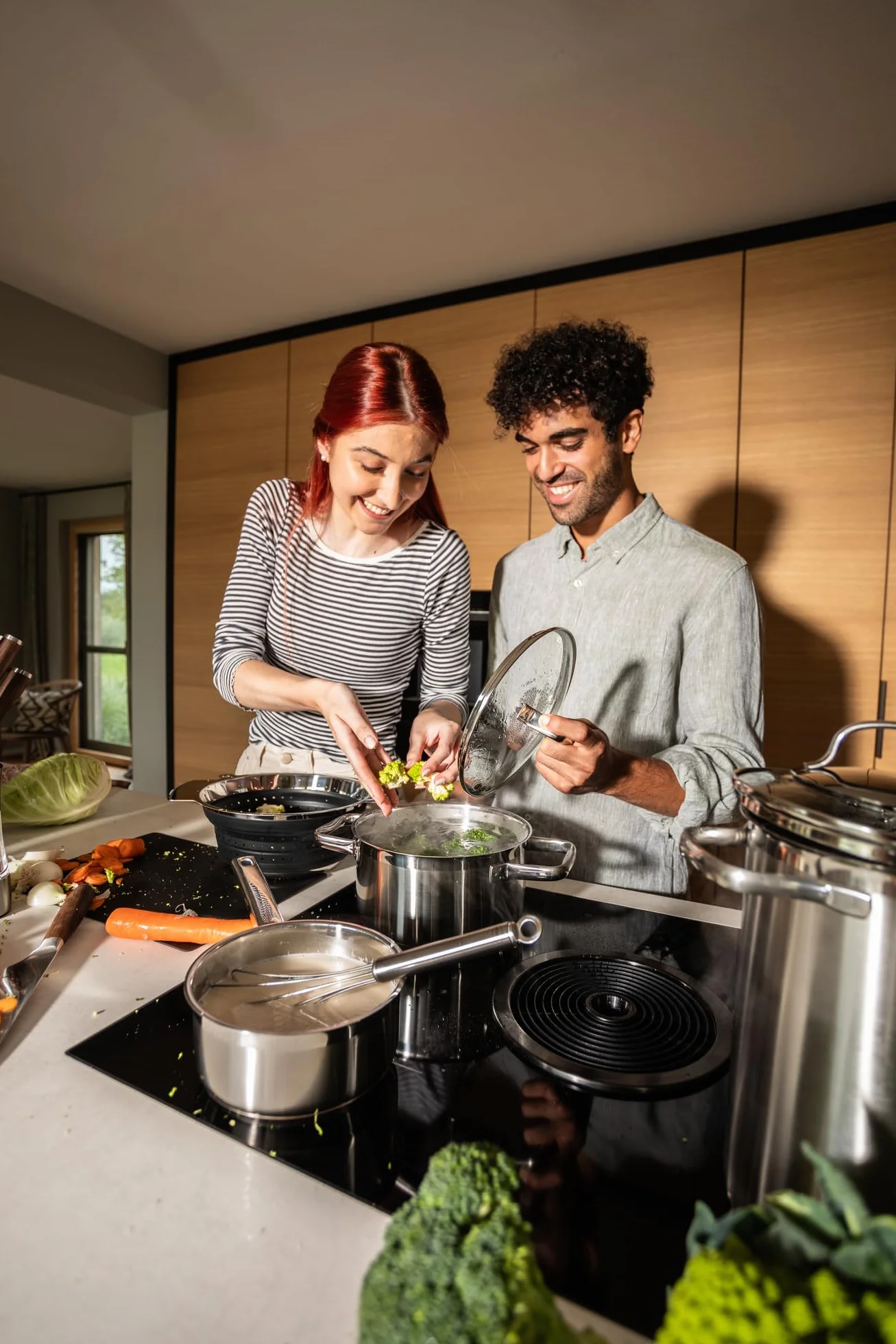 RÖSLE ELEGANCE pentola per la pasta e asparaghiera, per la preparazione di pasta e verdure, 4,5 litri, acciaio inox 18/10, con scolapasta, adatta ai piani cottura a induzione e alla lavastoviglie