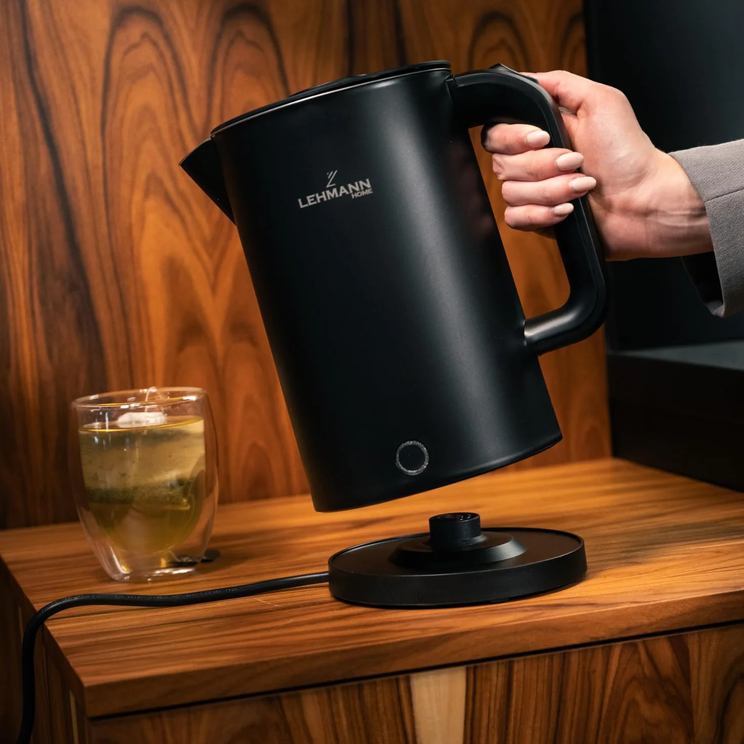 LEHMANN Bollitore Elettrico, 1,7L, 2200W, Riscaldamento Rapido, Design a Doppia Parete, Acciaio Inox, Base Girevole 360°, Spegnimento Automatico, BPA-free – per Tè, Caffè, Pappe, Nero