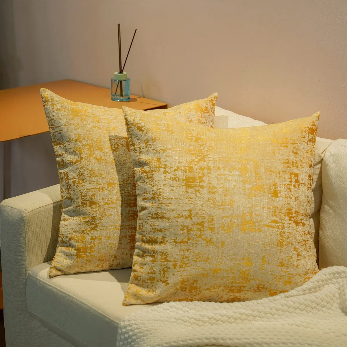 OSVINO 2 Pezzi Copricuscini Cuscini Decorativi Oro 50x50 cm Morbido Confortevole Federe Quadrata Decorativi Letto Elegante per Casa Hotel Letto