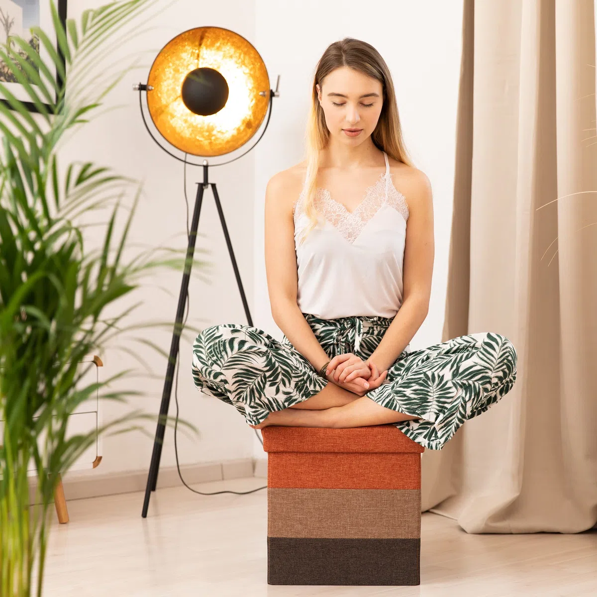 Relaxdays Pouf Imbottito con Contenitore, a Strisce, Colorato, Pieghevole, Marrone-Arancione, HxLxP: 38 x 38 x 38 cm