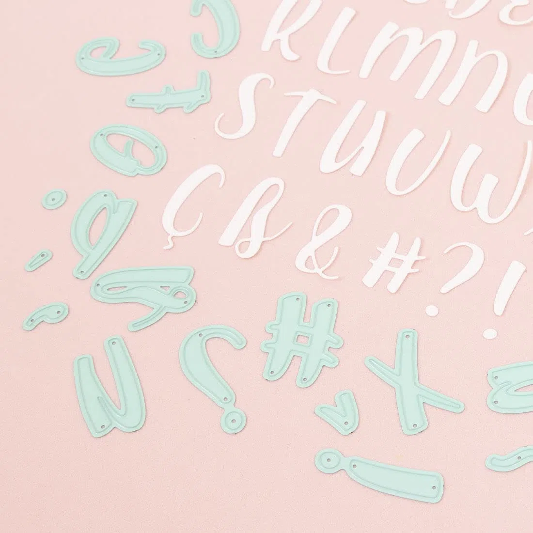 Craftelier - Fustelle essenziali per progetti di scrapbooking e creazioni, artigianato e biglietti | Forma dell'alfabeto - lettere maiuscole | Dimensioni circa 3 cm