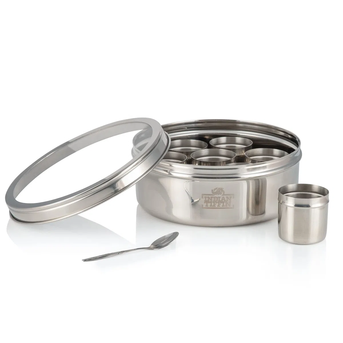 Indian-Tiffin Masala Dabba Contenitore Ermetico per Spezie - con Etichette per Spezie e Cucchiaio (Medio (18cm), coperchio trasparente, nessun coperchio sui vasi interni)