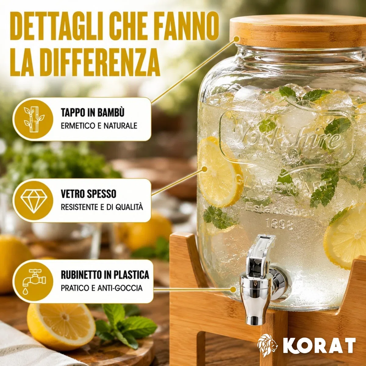 KORAT - Dispenser Bevande in Vetro con Rubinetto e Supporto in Bambù, Contenitore per Acqua, Limonata, Cocktail e Succhi, Tappo Ermetico, 8 LT - 18x24x44 Cm