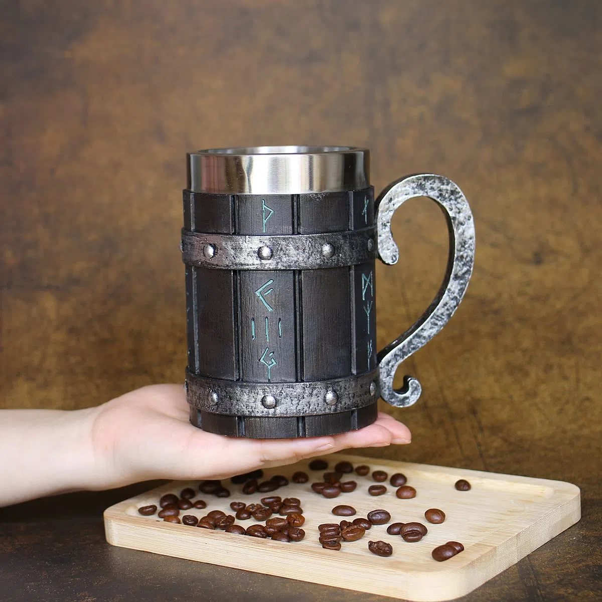 OTARTUDE Tazza da birra in legno di quercia medievale norvegese vichinga, con rivestimento in acciaio inox, tazza da caffè con rune vichinghe nordiche, regalo per la festa del papà, 550 ml