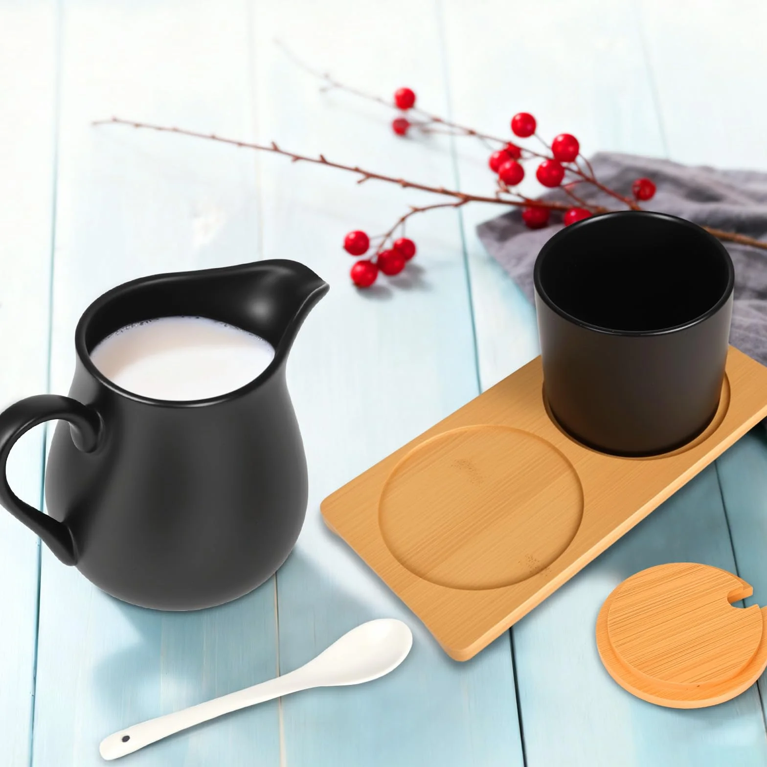 Set di latte e zucchero con coperchio e cucchiaio, bricco per il latte in ceramica nera e zuccheriera con vassoio in legno, per il latte, lavabile in lavastoviglie e adatto al microonde