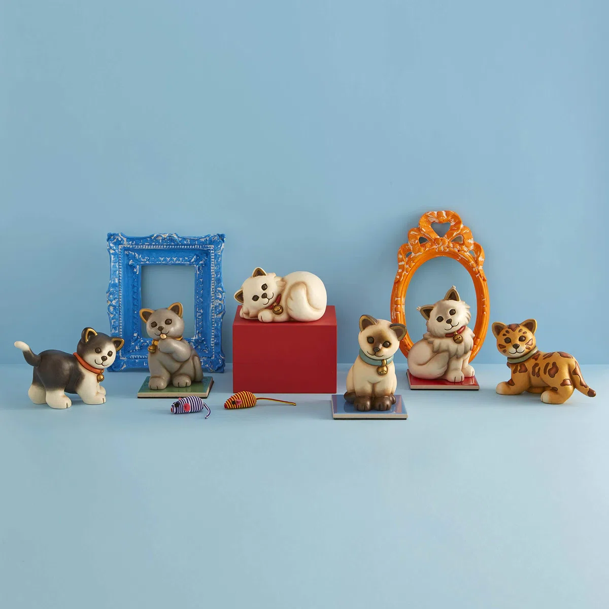 THUN - Gatto Main Coon - Formato Medio - Ceramica - Linea Cani e Gatti - 9,8x7,9x14,15 cm h
