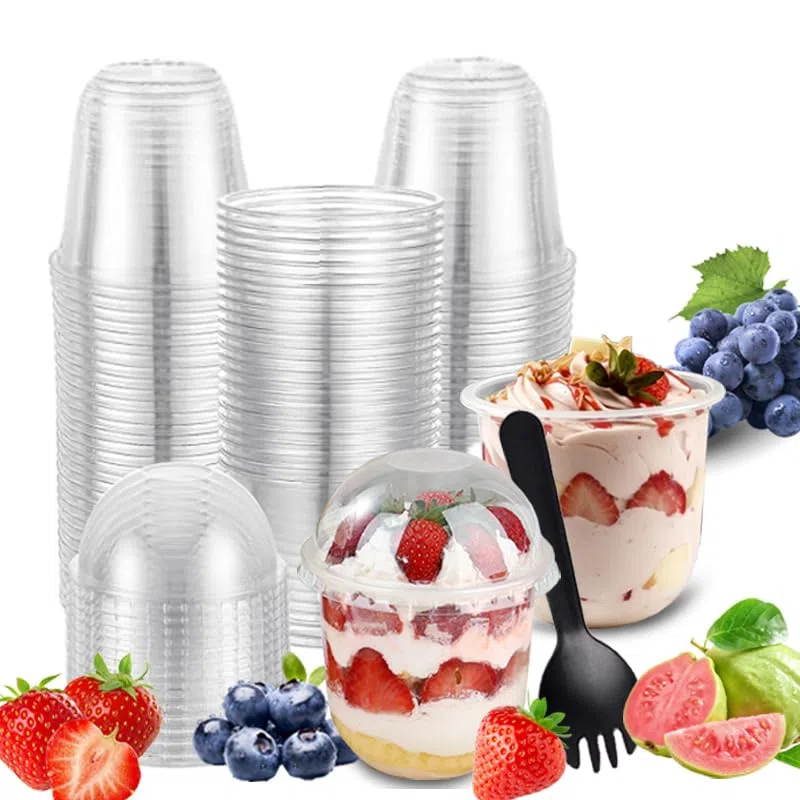 ZoneYan 50 Pezzi Tazze da Dessert Plastica, Rotonde Bicchieri Dessert, 250 ml, Finger Food Contenitori, Plastica Coppe Dessert, Coppette Desserts con Coperchio, Tazze Desserts con Cucchiaio (R)