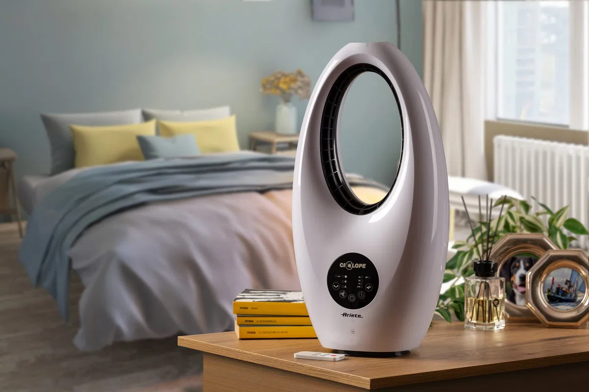 Ariete 803 Ventilatore Digitale Ciclope, Senza pale, 60W, Da tavolo, Silenzioso, Funzione oscillazione, Timer fino a 7,5 h, 3 velocità, Luce led, Bianco