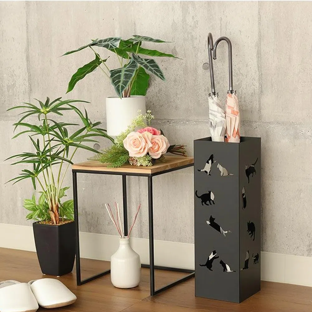 BAKAJI Portaombrelli da Ingresso in Metallo 15.5 x 15.5 x 49 cm, Forma Quadrata, Design Gatti, Porta Ombrello Decorativo Elegante e Salvaspazio, Ideale per Organizzare Ombrelli (Nero)