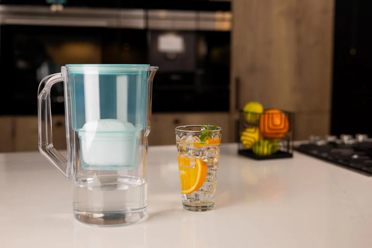 Wessper Caraffa Filtrante per Acqua 2.5L | Ricambio per Dafi Unimax Aquaphor A5 BRITA Maxtra+ PHILIPS AWP212/10 | Ridurre Calcare | Contiene Caraffa Filtrante per l'acqua + Cartuccia Filtrante, Menta