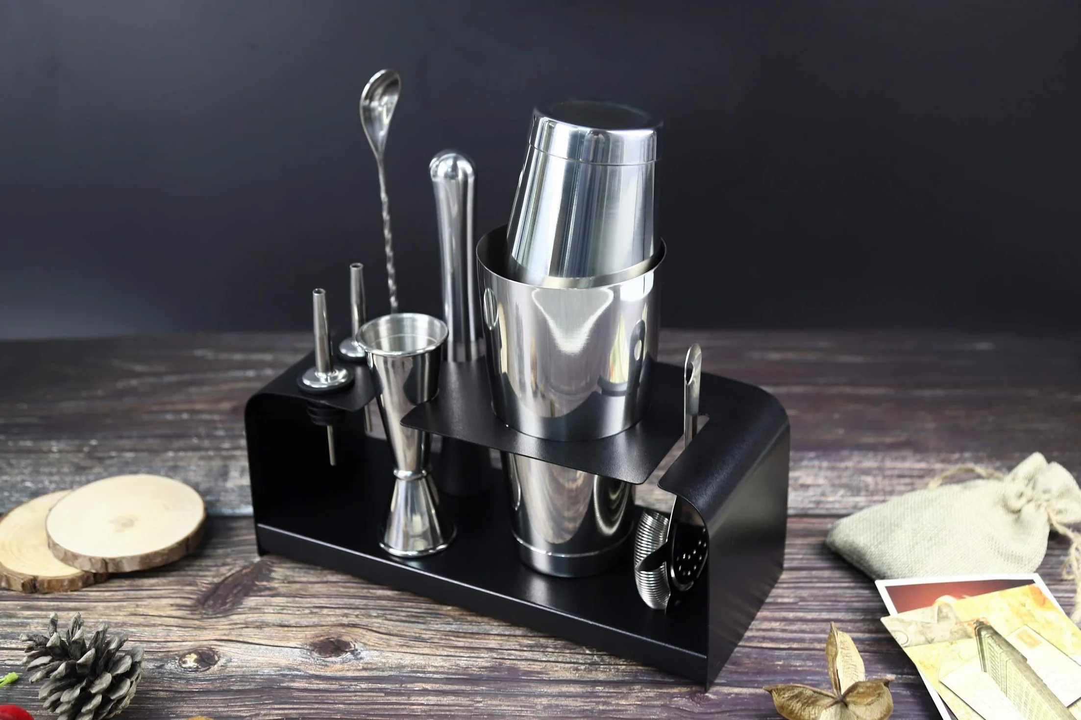 SKY FISH Shaker per Cocktail, Set di Boston Shaker da 8 Pezzi, Kit da Barman Premium con Supporto in Acciaio Inossidabile, Set Completo da Bartending per la Casa