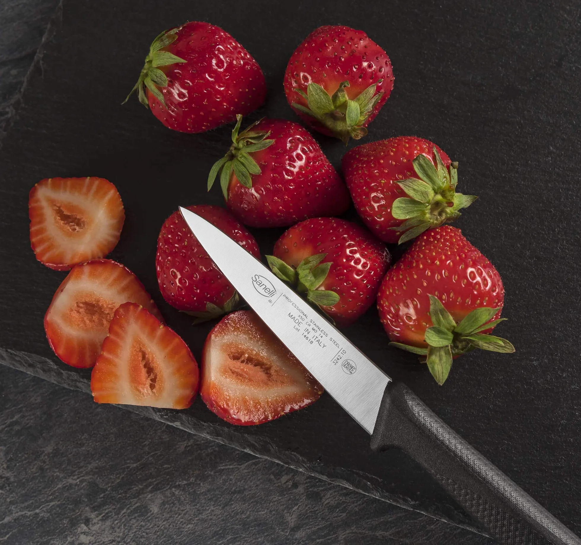COLTELLO AFFETTARE CM. 20 ROSSO