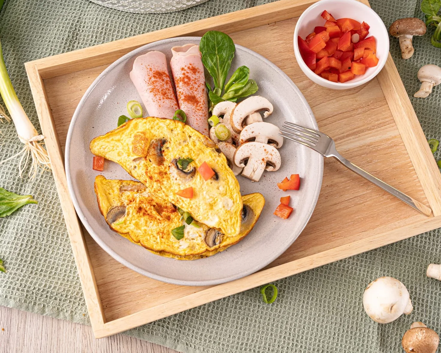 ROMMELSBACHER Omelett Chef OM 950 - Custodia Cool Touch per 2 omelette, rivestimento antiaderente, timer da 20 minuti, display LED, spie di controllo, grondaia, 950 Watt