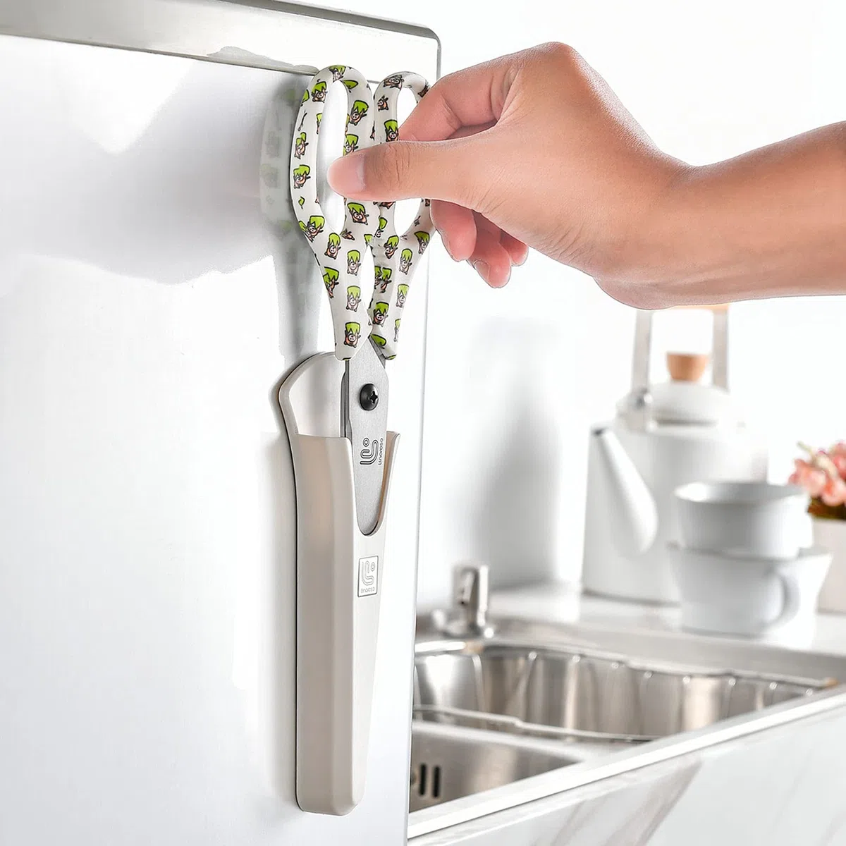 Linoroso Forbici da Cucina Professionali con Coperchio Magnetico Forbice da Cucina Affilate e Multiuso in Acciaio Inossidabile per Pizza Pollo Gamberetti Pesce Pollame Verdure Erbe Noci - Tigri