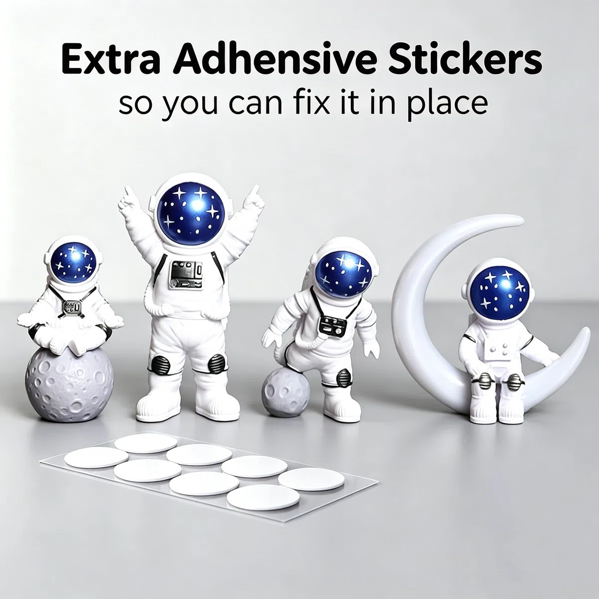 Set di 4 statue di astronauta blu e bianco, scultura astronauta spaziale, decorazione a tema spaziale, decorazione per cameretta dei bambini