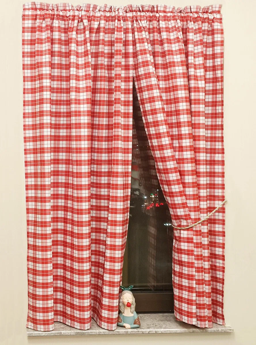 Tende opache con motivo a quadretti, tende per casa di campagna, tende per salotto con nastri e cordoncino e arricciatura (A x L 100 x 80 cm, Rosso) Confezione da 2