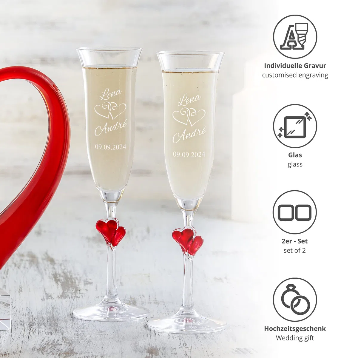 AMAVEL - Set 2 Flûte con Cuori Rossi sullo Stelo e Incisione - Motivo Cuori - Personalizzati con [NOMI] e [DATA] - Calici da Prosecco - Regalo di Nozze - Regalo di Anniversario - San Valentino